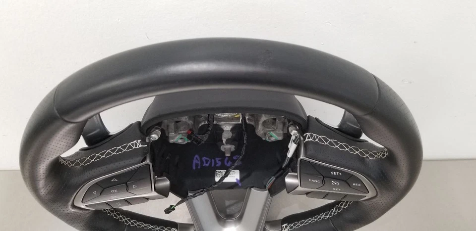 CARGADOR DODGE SRT HELLCAT 16 VOLANTE TÉRMICO CUERO NEGRO Foto 3 de 4