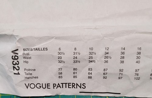 Vogue 9321 Jumpsuit pattern V.Easy- sizes 14 & 16 (cut to 16) - Picture 3 of 5