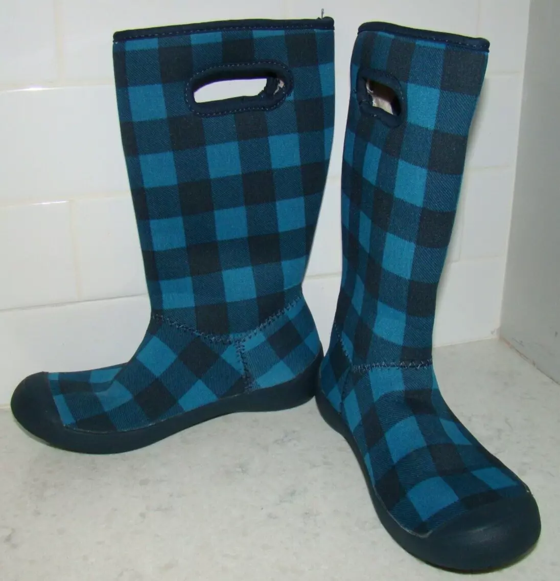 Kids bogs hotsell size 1
