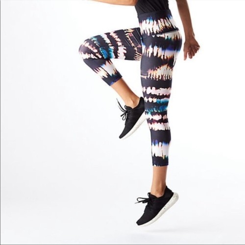 Lucy Hatha Capri Crop Leggings Multi 