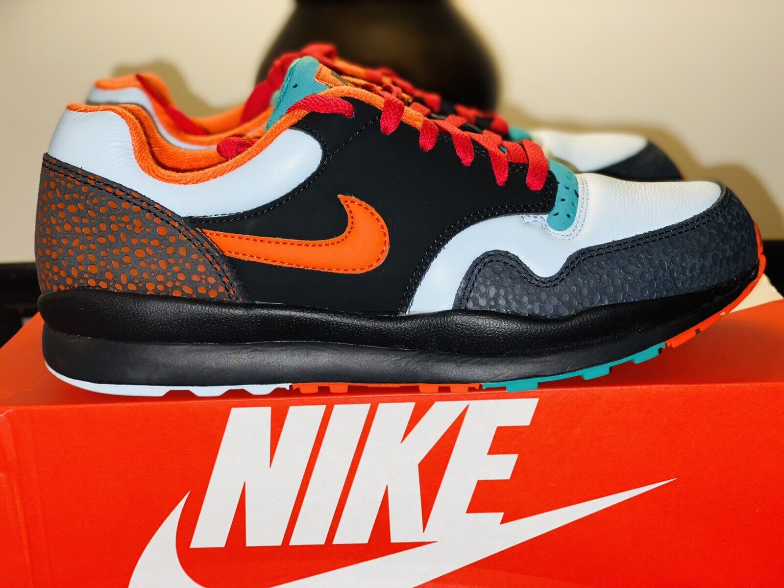 DS Nike Air Safari SE &#034;Supreme Tech&#034; Black Orange 9.5 11 | eBay