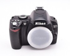 Nikon Black D40 6.1 MP DX Digital Camera Body 26065 Actuations  12909 