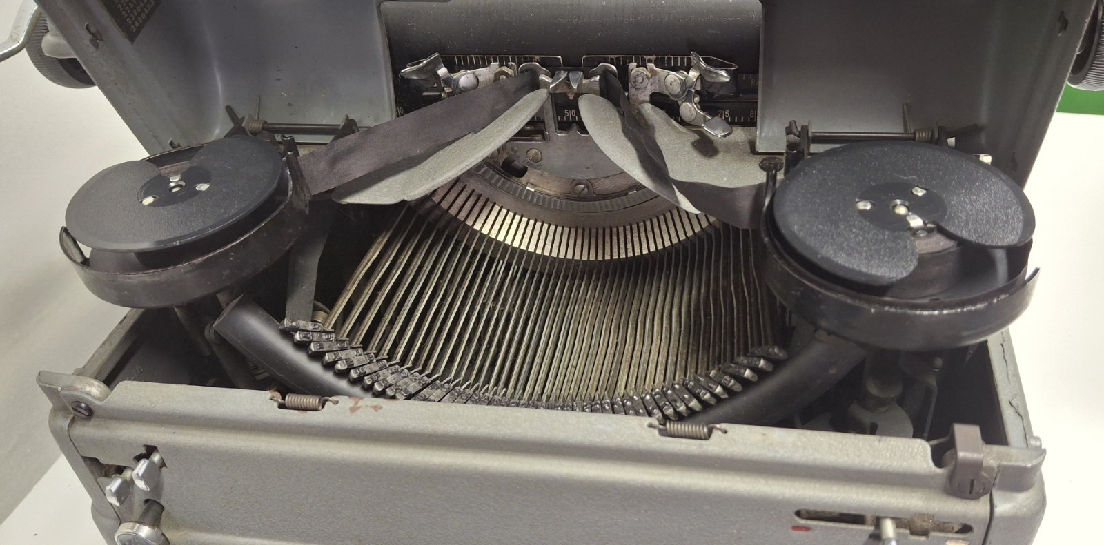 Vintage Royal Desktop Manual Typewriter KMG Model  1949 WORKS