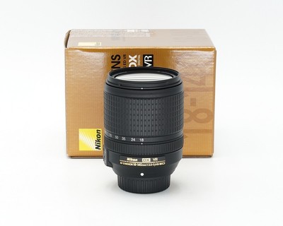 Nikon AF-S DX NIKKOR 18-140mm 3.5-5.6 G ED VR Ausstellungsstück #37779**