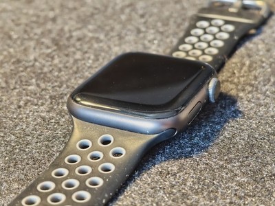 Apple Watch Series 5 Nike+ | 44 mm | Space Grau | GPS | Ohne OVP