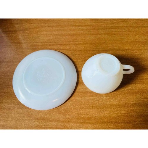 Vintage Anchor Hocking Fire king oven ware tea, cup and saucer - Picture 4 of 10