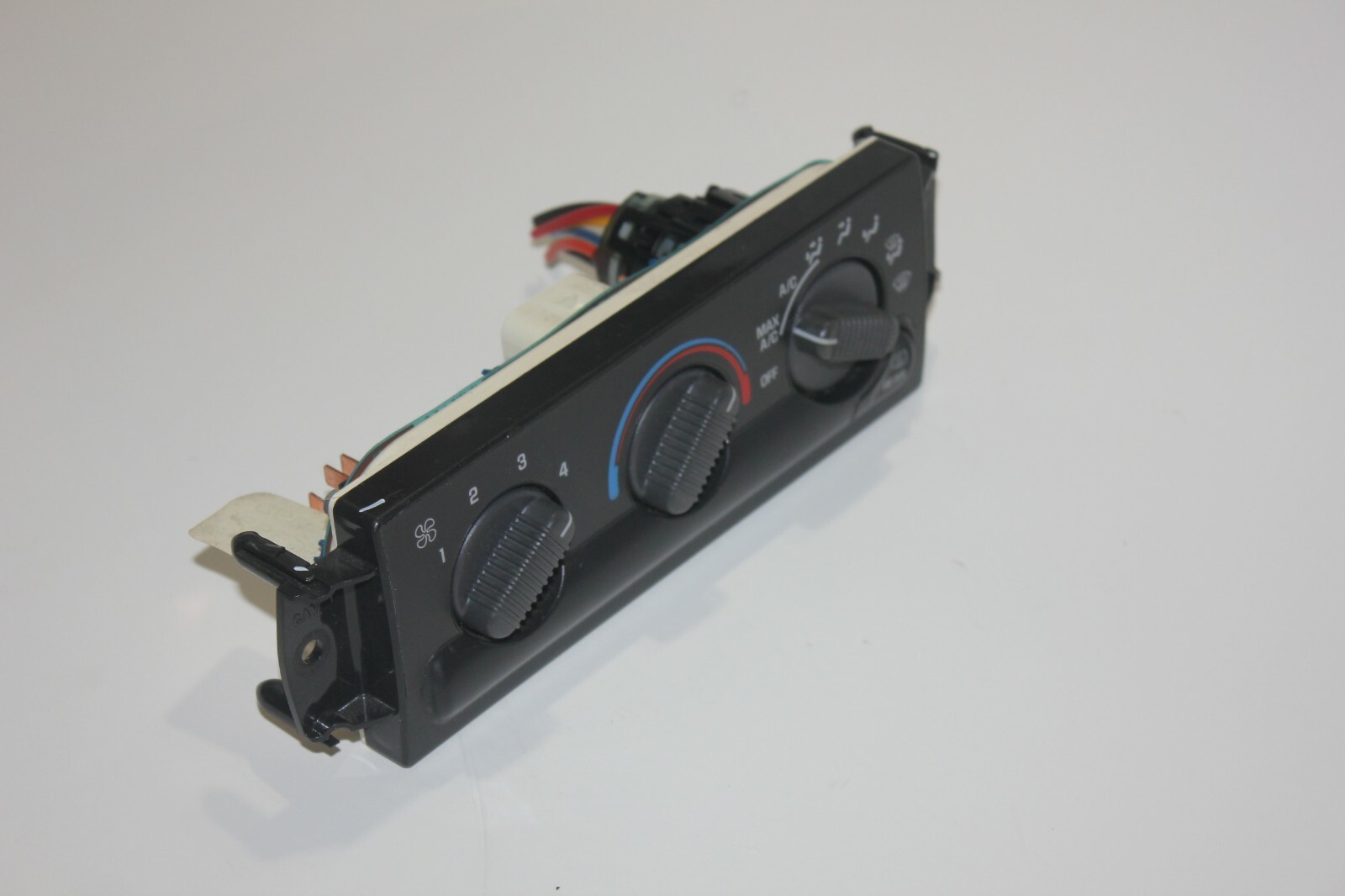 20002005 CHEVY BLAZER OLDSMOBILE BRAVADA CLIMATE CONTROL OEM 16250535