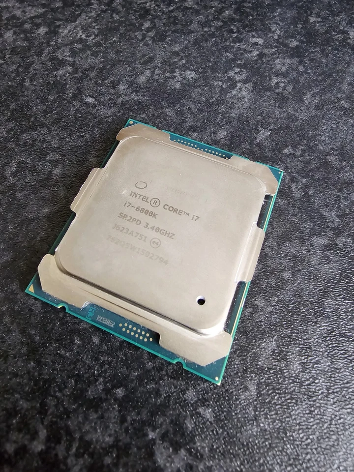 Intel Core i7-6800K Processor Six Core 3.4GHz up to 3.6GHz  Socket LGA2011-3 - Image 3 of 4