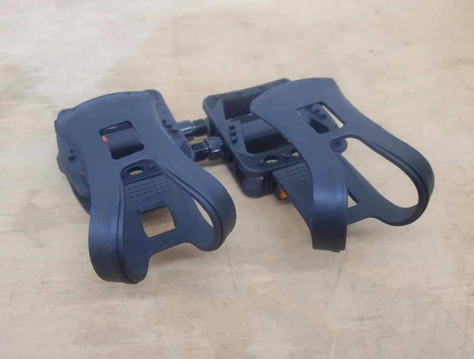 Pedales de plataforma de nailon para bicicleta con clips de puntera de plástico (9/16") Foto 2 de 4