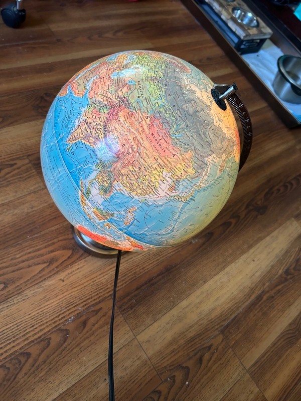 Vintage  Heritage World Lighted Globe