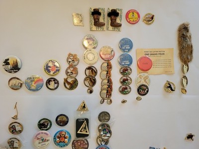 Vtg Alaska Pin LOT Fur Rondy 1978-1994 Iditarod Sled Dog Moose Lodge Buttons