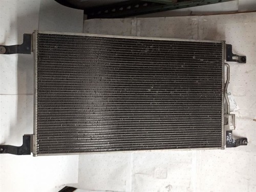 2001 Freightliner Century AC Condenser 1E6068 20x31  (10243176