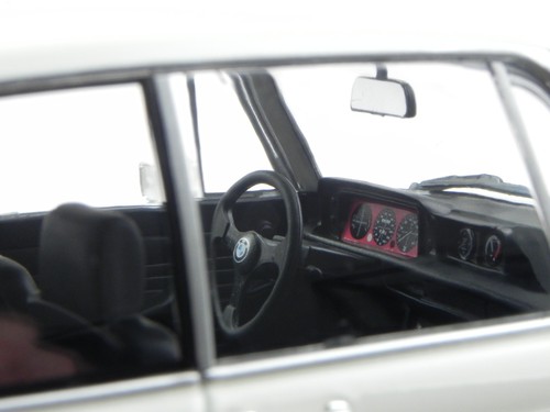 BMW e10 2002 Turbo 1973 white diecast modelcar 155026200 Minichamps 1:18 - Picture 6 of 7