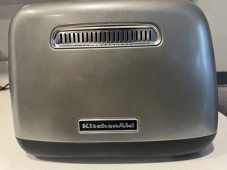 KitchenAid KMT4115CU 4-Slice Toaster with Manual High-Lift Lever, Contour Silver - Image 4 of 4