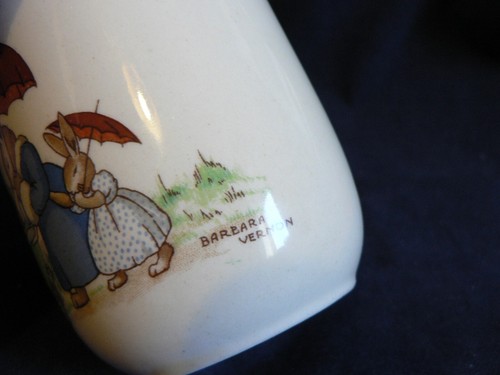 Royal Doulton BunnyKins Don Beaker FAMILY WITH PRAM BARBARA VERNON - Picture 3 of 4