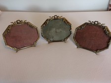 3 foto lijsten louis XVI koper,kunnen stande of hangend geplaatst worden 