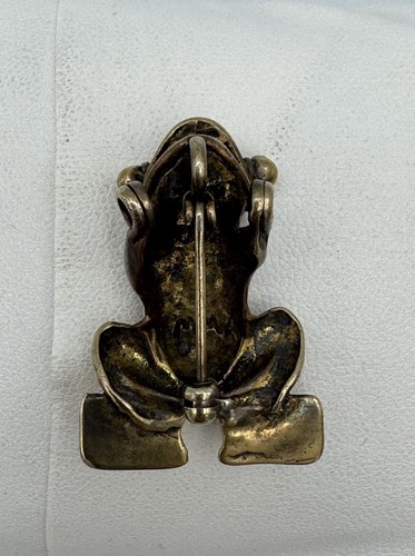 Broche/alfiler vintage MMA Museo Metropolitano de Arte sapo egipcio rana - Imagen 3 de 4