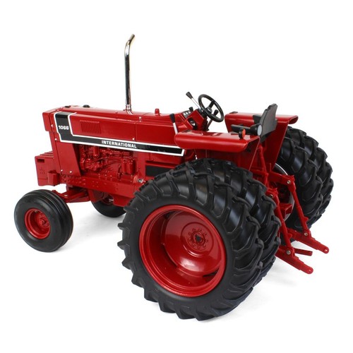 ERTL 1/16 IH 1066 Black Stripe w/ Rear Duals Prestige Collection 44284 - Picture 4 of 8
