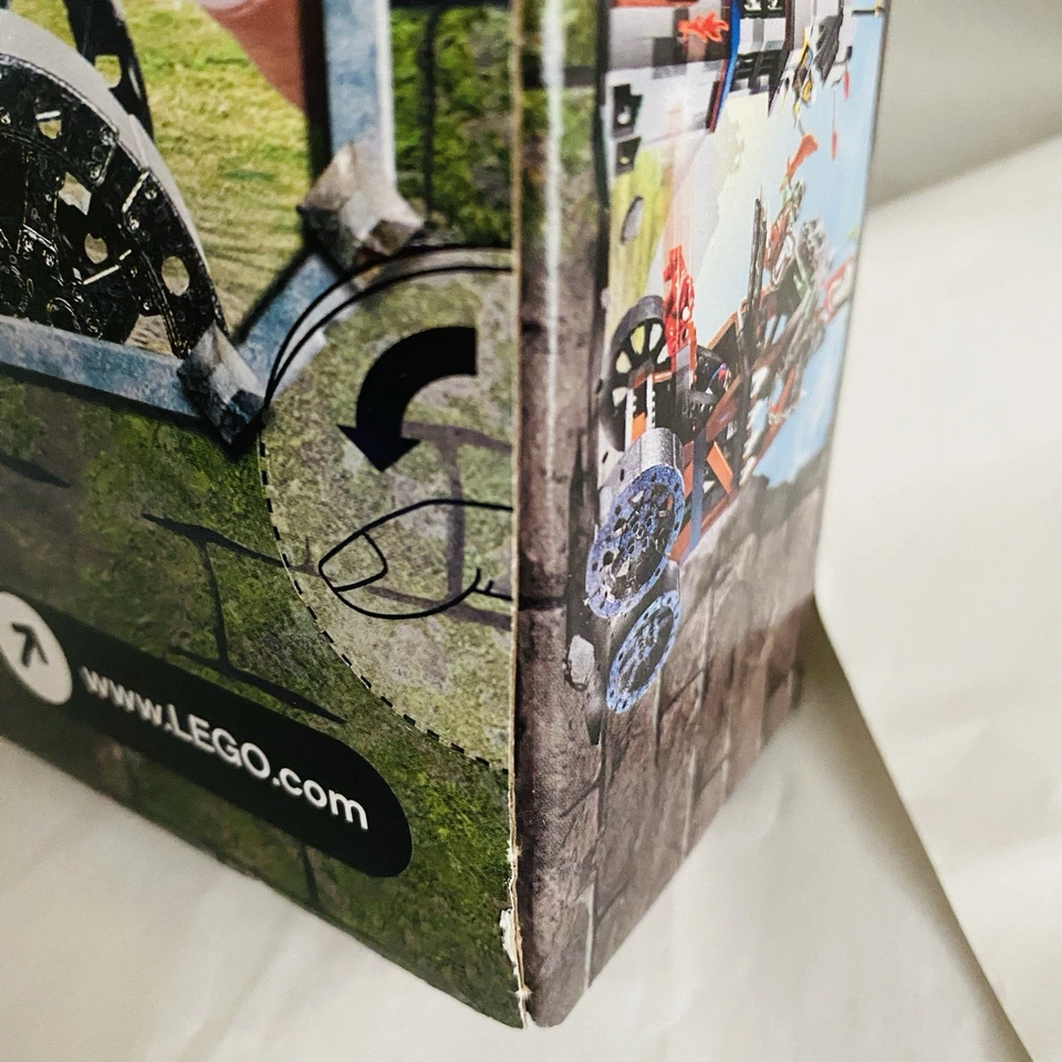 New LEGO Castle: 7037 Tower Raid Factory Sealed Box Free Shipping - Image 4 of 4