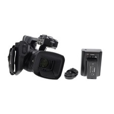 Canon XF200 HD Camcorder With Accessories Missing WL-D6000 Controller