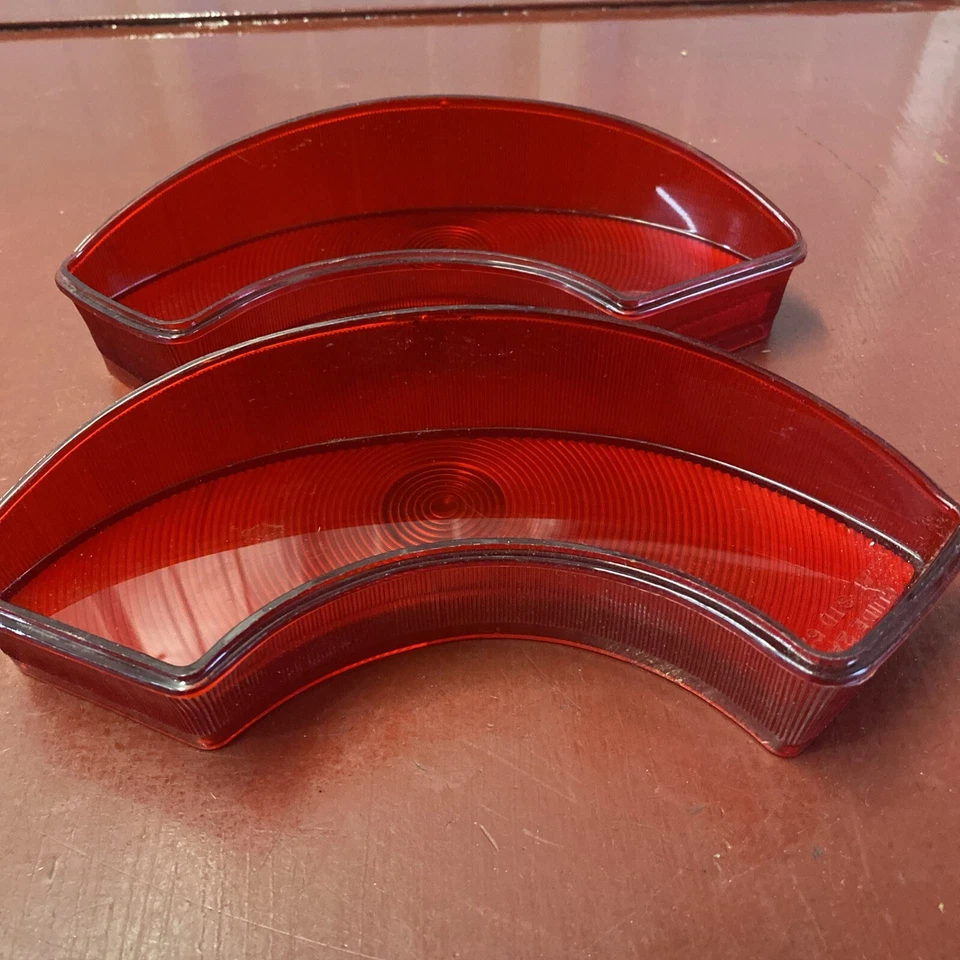 1962 PONTIAC BONNEVILLE STAR CHEIF TAIL LIGHT LENS PAIR LH RH GUIDE 2A OEM - Image 2 of 4