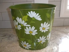 VTG. JV Reed & Co Metal Trash Can 9” tall Green White Daisies Made In USA