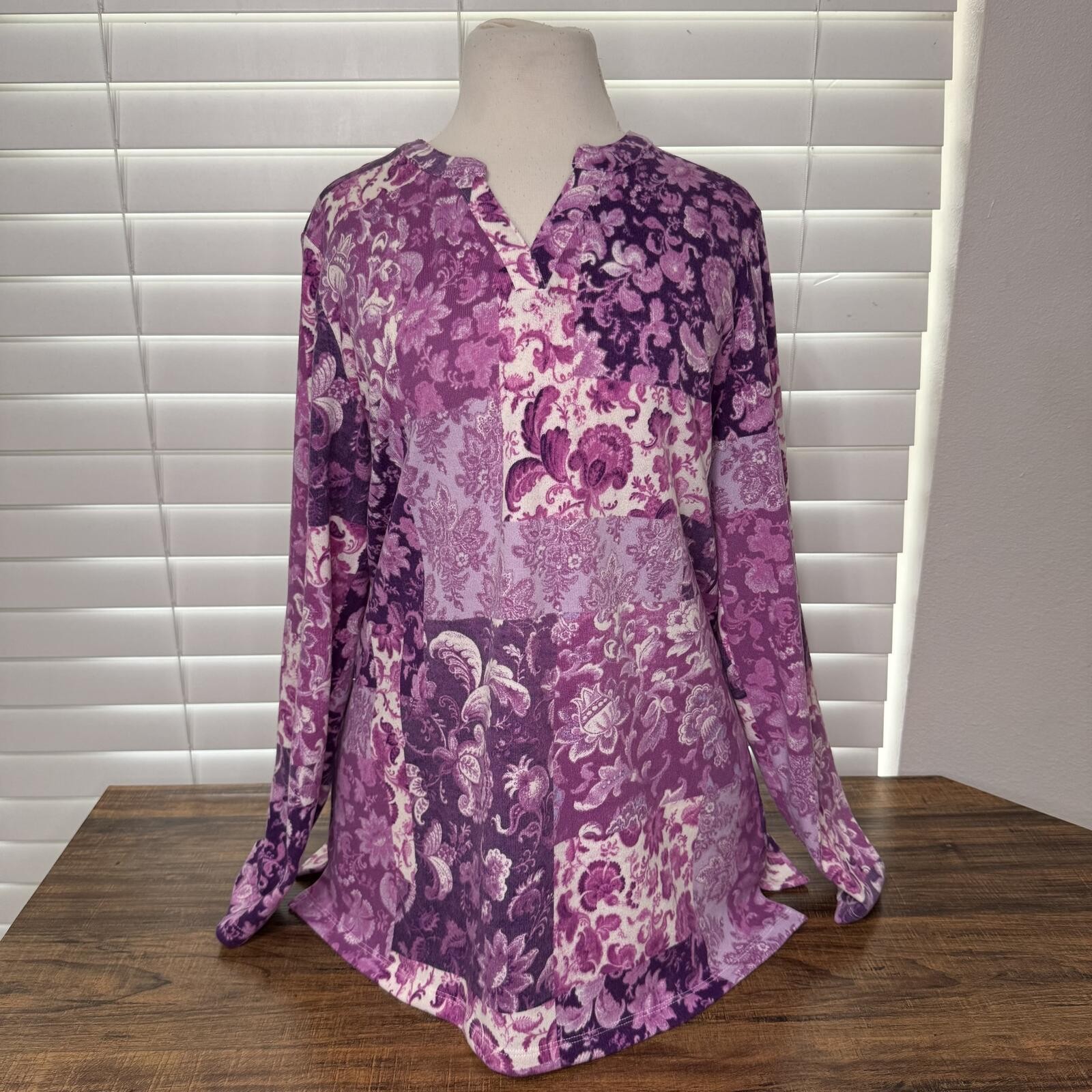 d&co. Purple Floral Long Sleeve Shirt Size Medium