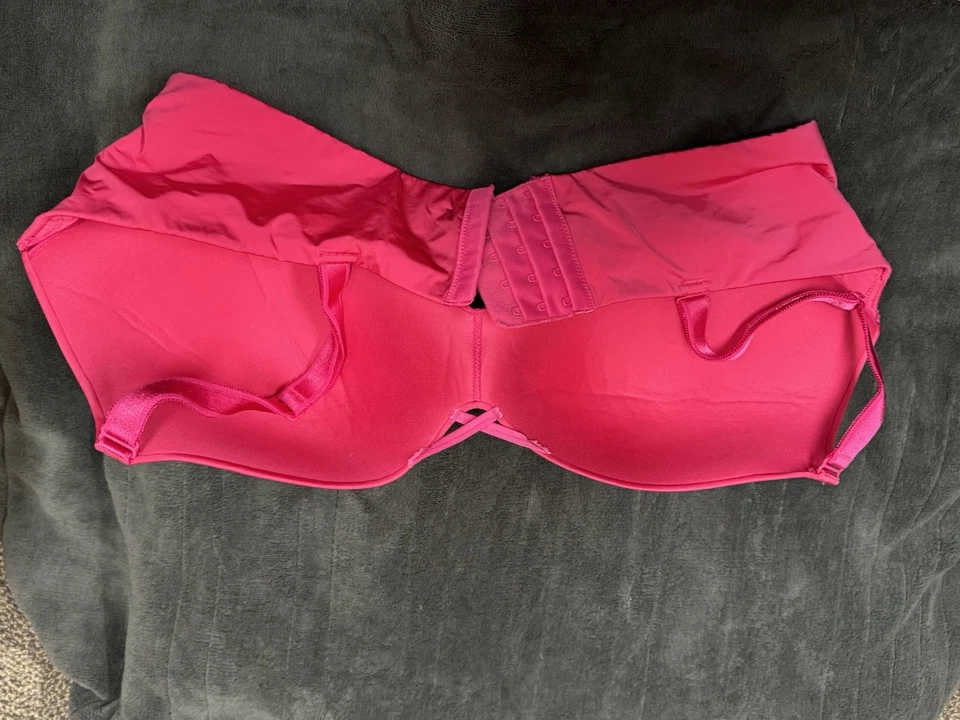 Curve By Torrid Foto 2 de 3