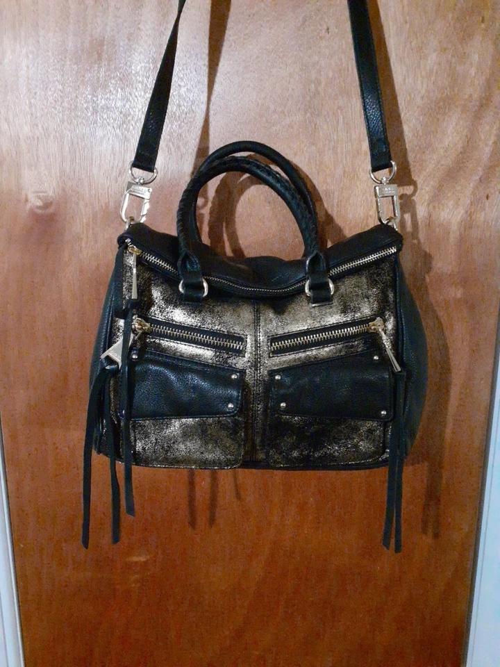 Bolso Aimee Kestenberg SOHO (A269943) Bolso de Cuero Metálico Negro y Dorado Foto 2 de 4