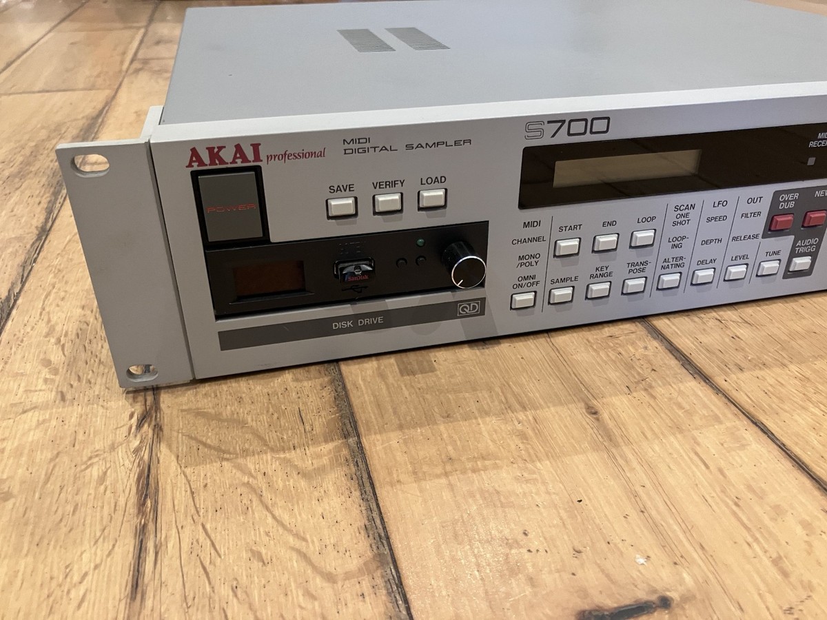 akai s700 sampler with ask70 memory upgrade gothek drive and