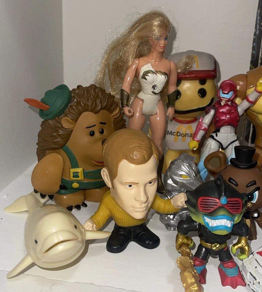 Action Figure Toy Lot 23 Pieces VTG, She-Ra, Transformers, Ben 10, Gamora, More! - Image 3 of 4