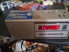 Vintage GE Two Wake Times AM FM ALARM Clock Radio Model 7-4637A, AC 120V Works