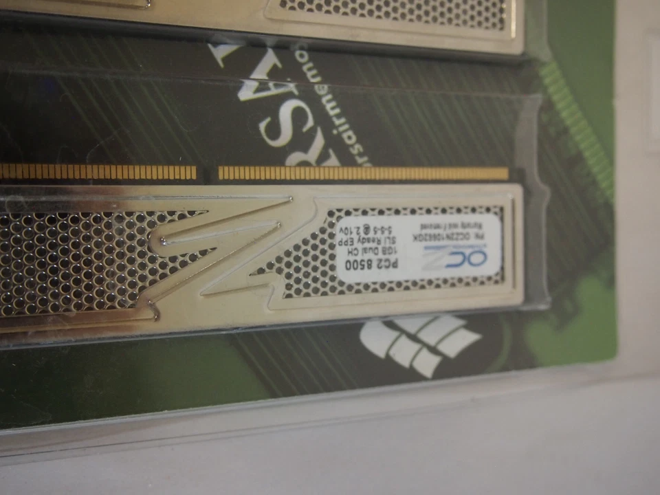 Arbeitsspeicher / RAM - OCZ OCZ2N10662GK - 1GB PC2-8500 DDR2 1066 mhz - Image 2 of 2