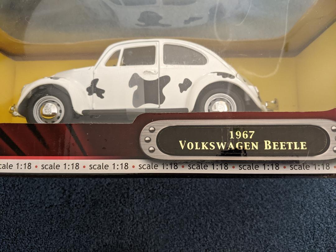 ロードタフ　フォルクスワーゲン　ビートル1967  1/18スケール 1967 VOLKSWAGEN BEETLE & ACCESSORIES YELLOW 1:18 DIECAST BY