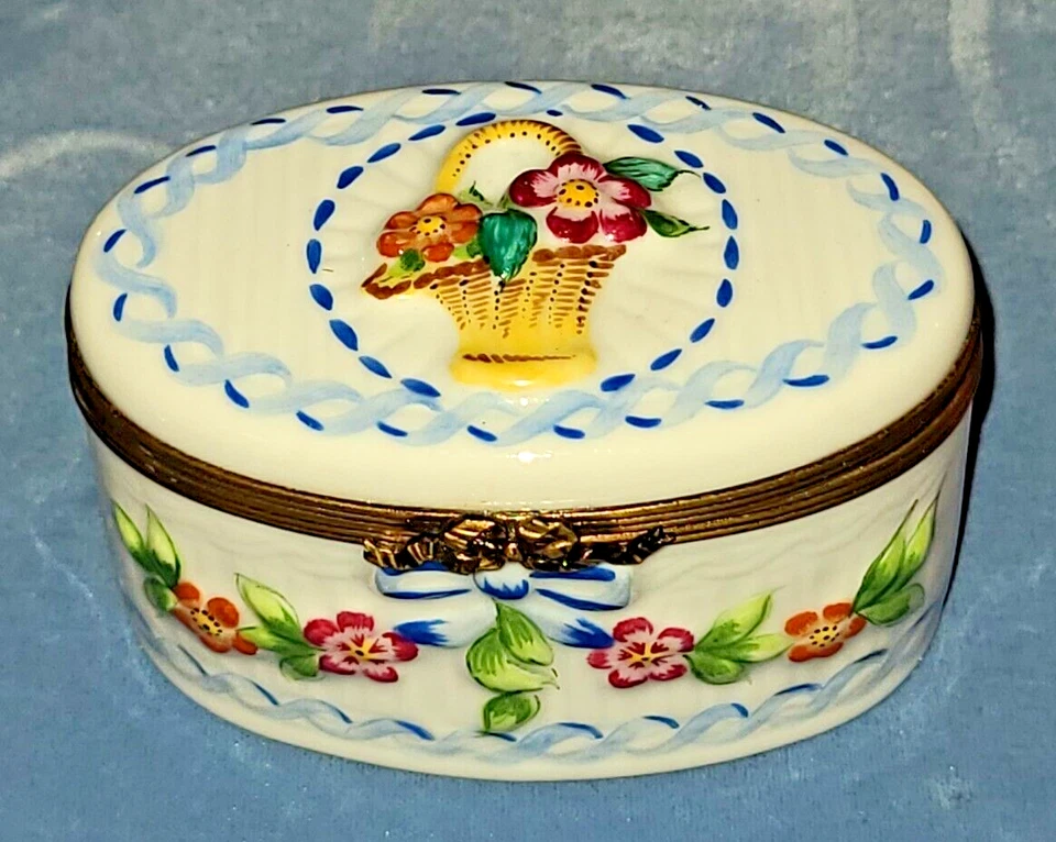 Caja de baratijas de porcelana ovalada principal de peint Limoges Rochard de colección, cesta de flores
