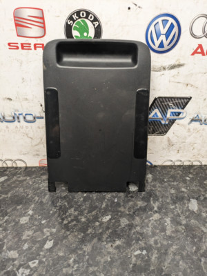 VW Scirocco 2.0 TFSI CAWB 2009 - Lower Armrest Cover - 1K0 864 249 C