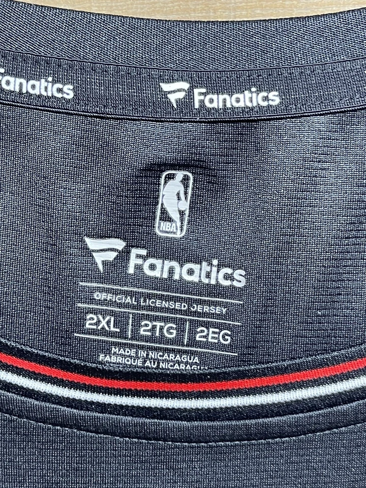 НОВАЯ МУЖСКАЯ ФУТБОЛКА FANATICS CHICAGO BULLS/24 «MARKKANEN» черная/красная NBA — XXL - Изображение 3 из 4