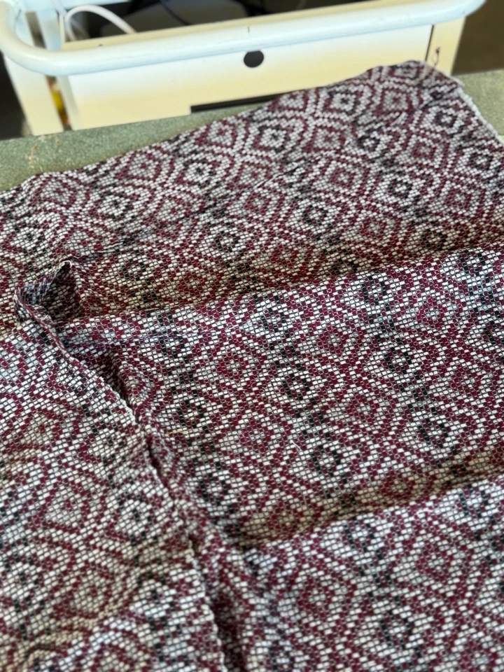 Pendleton Fabric Remnant mosaic berry  51" x 60" F127 - Image 4 of 4