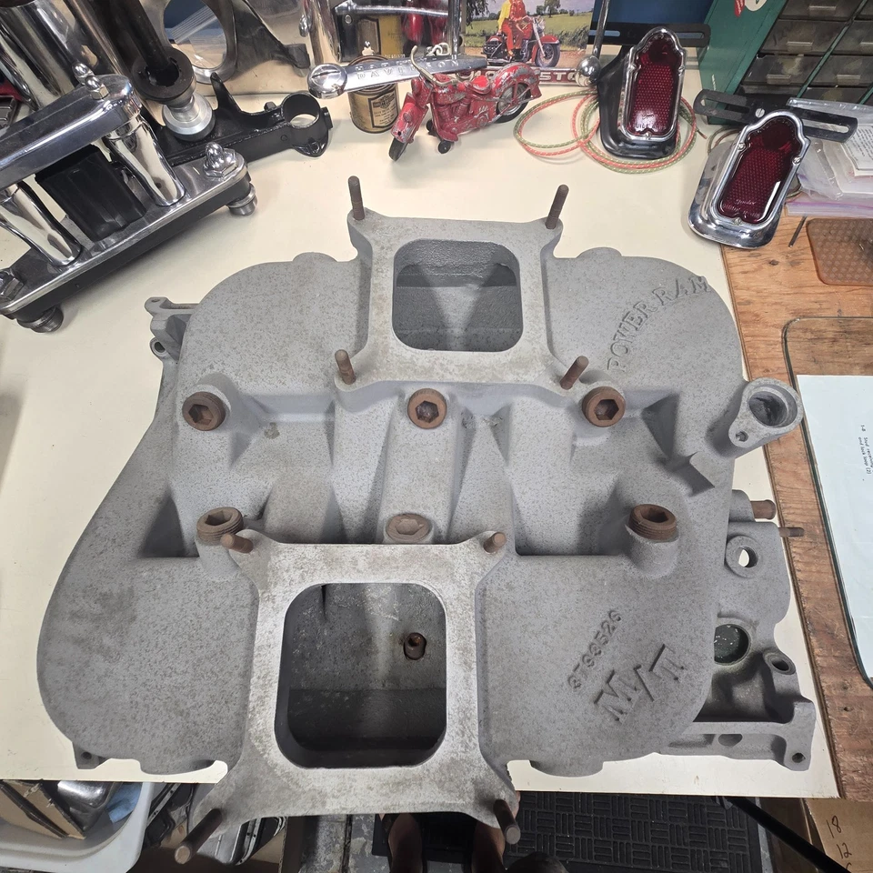 Colector de admisión Mickey Thompson M/T Power Ram Cross Ram Ford FE 3793526 Foto 4 de 4