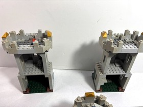 LEGO Castle: Partial King Castle and dragon 7094 (2007) + partial Carriage 7092