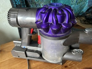 Dyson SV03 Handstaubsauger schwacher Akku