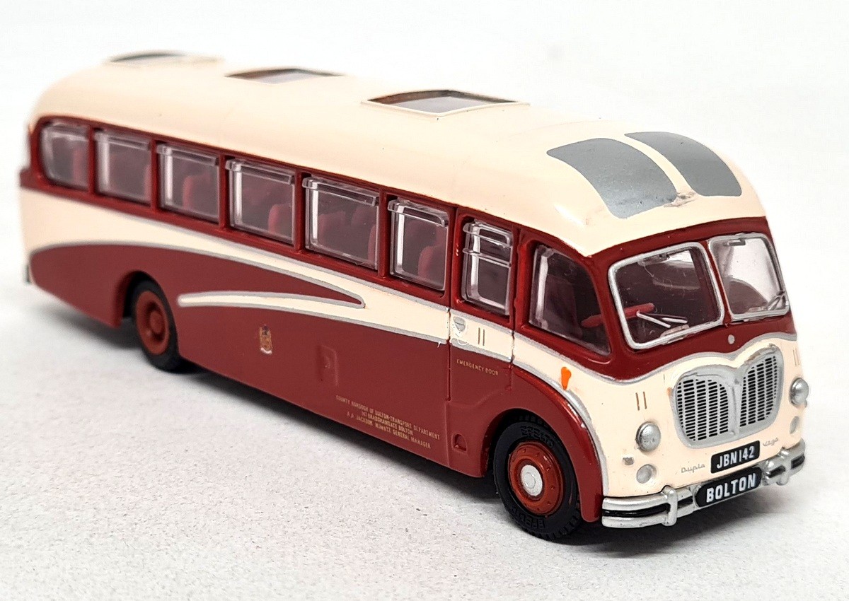 EFE 1/76 Bedford Duple Vega Bolton 18711 Diecast Scale Model Bus
