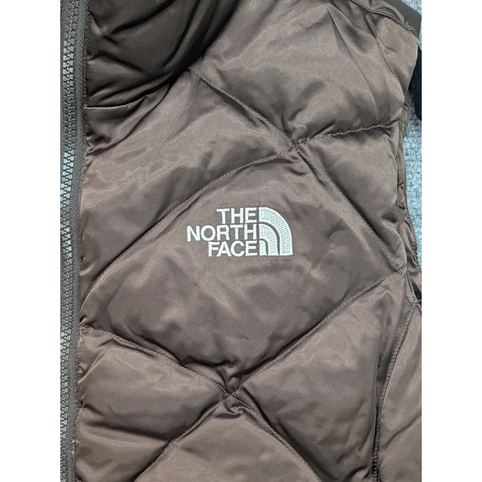 Colete acolchoado feminino The North Face 550 pequeno marrom chocolate ganso preppy - Imagem 4 de 4