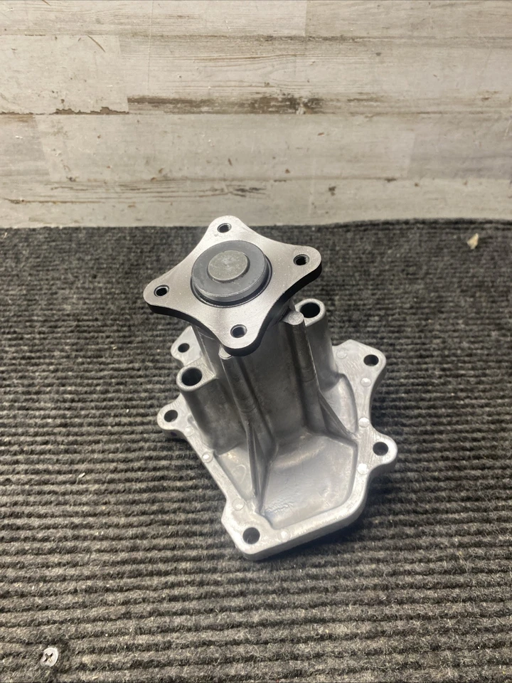 Водяной насос двигателя Hitachi WUP0006 - Изображение 2 из 4