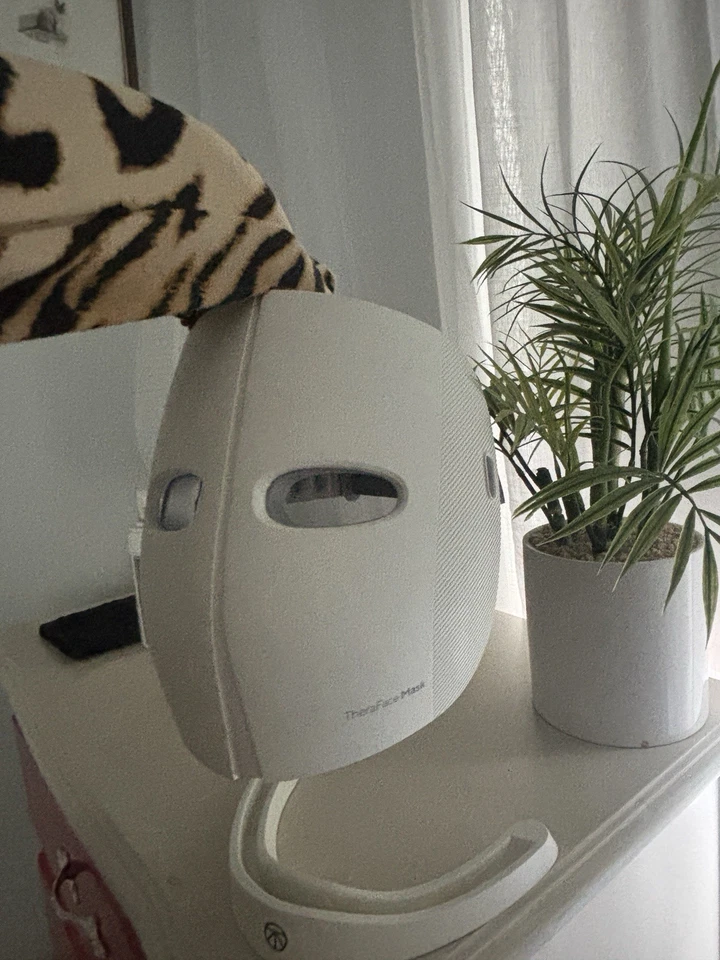 Therabody Theraface LED Mask RRP $899 - image 4 of 4