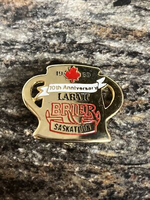 1989 LABATT BRIER Saskatoon Curling Pin Badge 10th Anniversary BROKEN CLASP