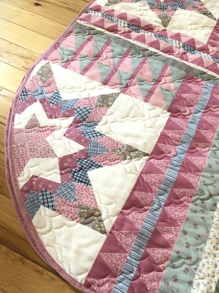 Patchwork Quilt Bedspread Pink Green King Size Blanket - Image 2 of 4