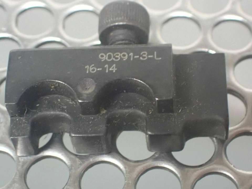 Обжимная матрица AMP 90391-3-L (2 верхних части) б/у с гарантией см. все фотографии - Изображение 4 из 4