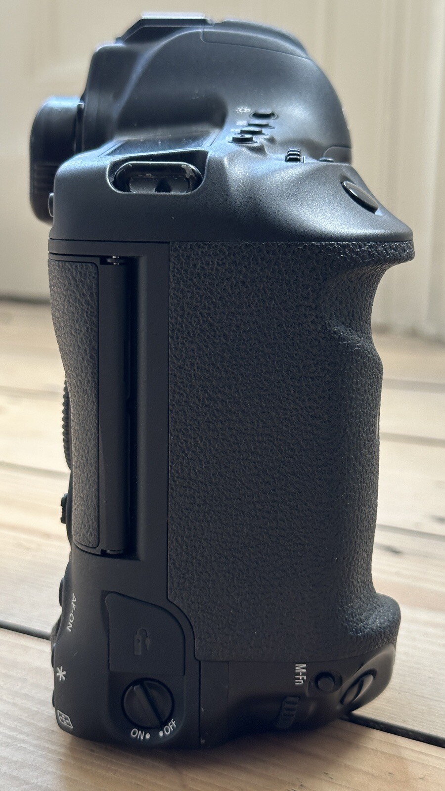 Canon EOS 1DX Mark II 20.2 Digital SLR Camera Black (Body Only