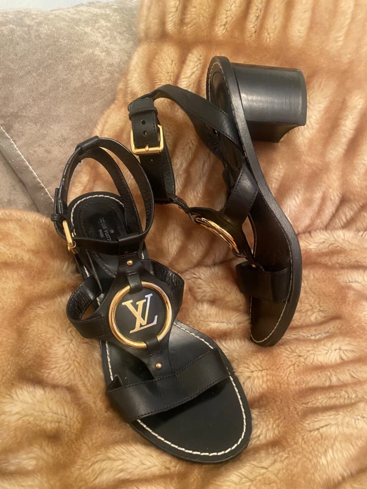 Sandalias Louis Vuitton Logo Talla 40, Correa al Tobillo, Usadas, Recibo Original  Foto 3 de 4